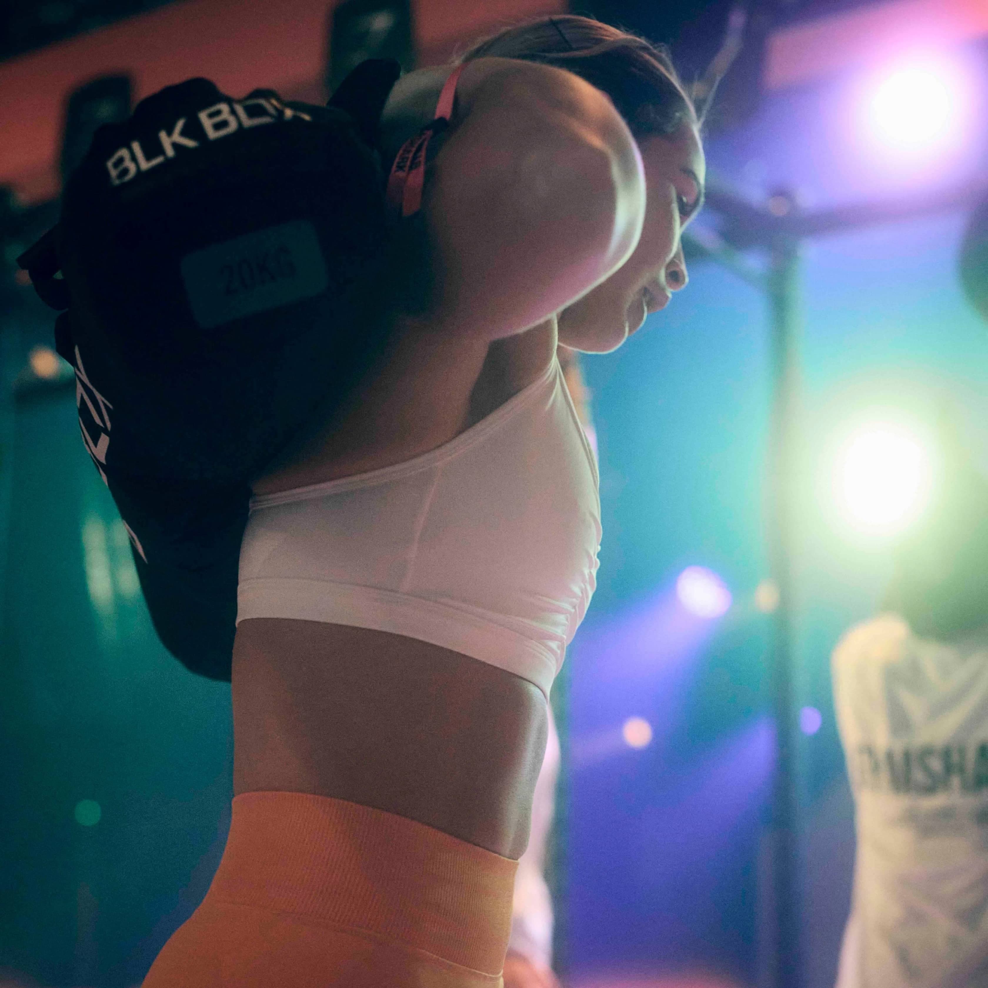 Sandbag lunges : on vous explique tout sur la station des fentes